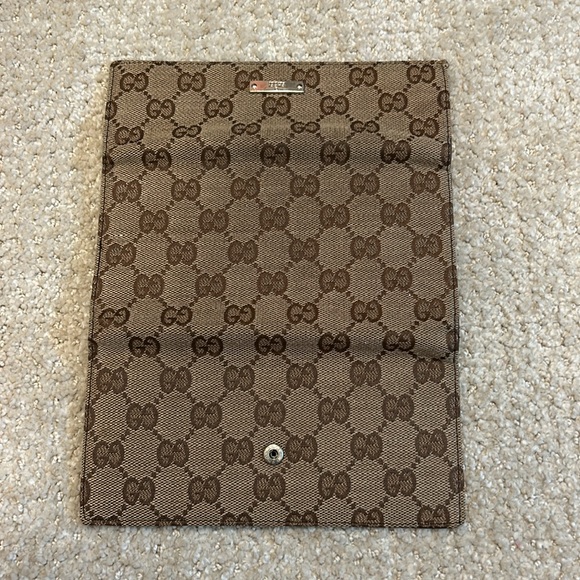 Gucci Beige and Brown Monogram Clutch - Picture 4 of 11